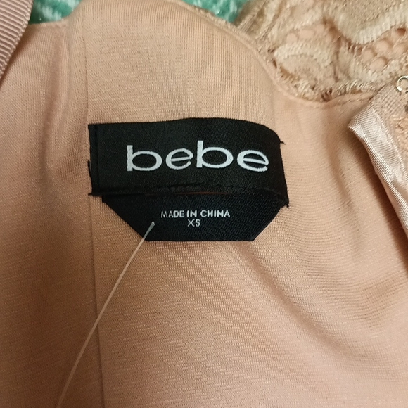 Bebé Scallop Lace midi Dress - Picture 7 of 12